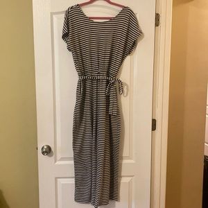 Old Navy cropped jumpsuit EUC